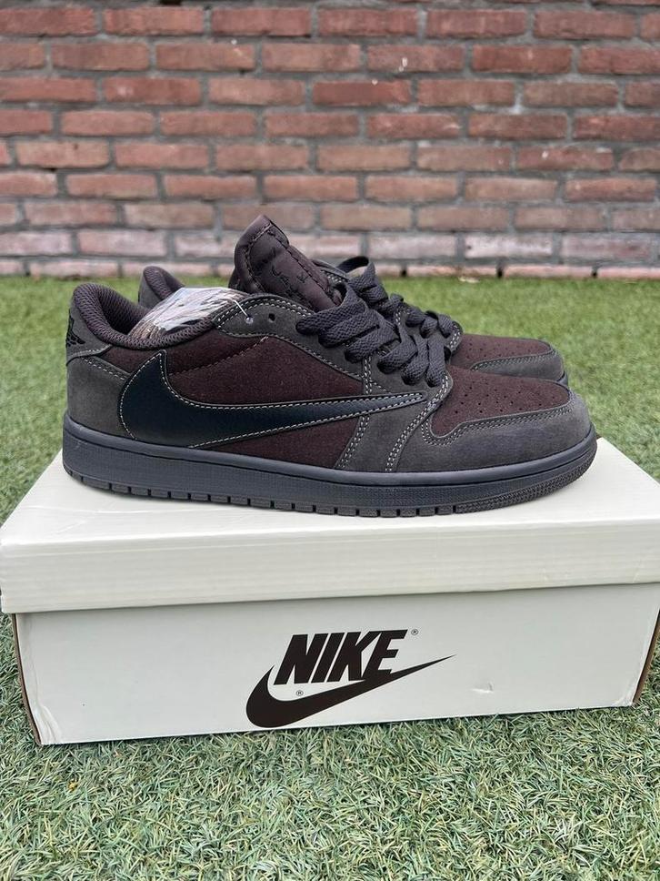 Travis scott brown, Kleding | Heren, Schoenen, Zo goed als nieuw, Bruin, Ophalen of Verzenden