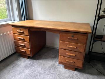 Prachtig vintage bureau 150x75x76 beschikbaar voor biedingen