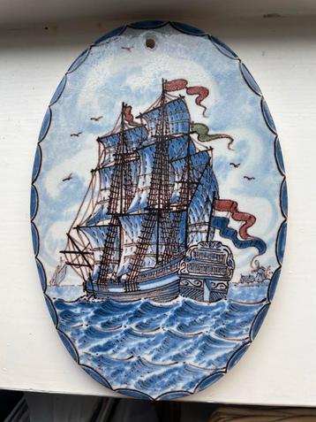 Delfts Blauw Wandbord met Schip beschikbaar voor biedingen