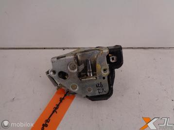 W126 PORTIERSLOT RECHTSACHTER A1267300235 beschikbaar voor biedingen