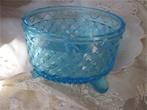 Brocant schaaltje, turquoise glas, sierlijke pootjes, Ophalen of Verzenden