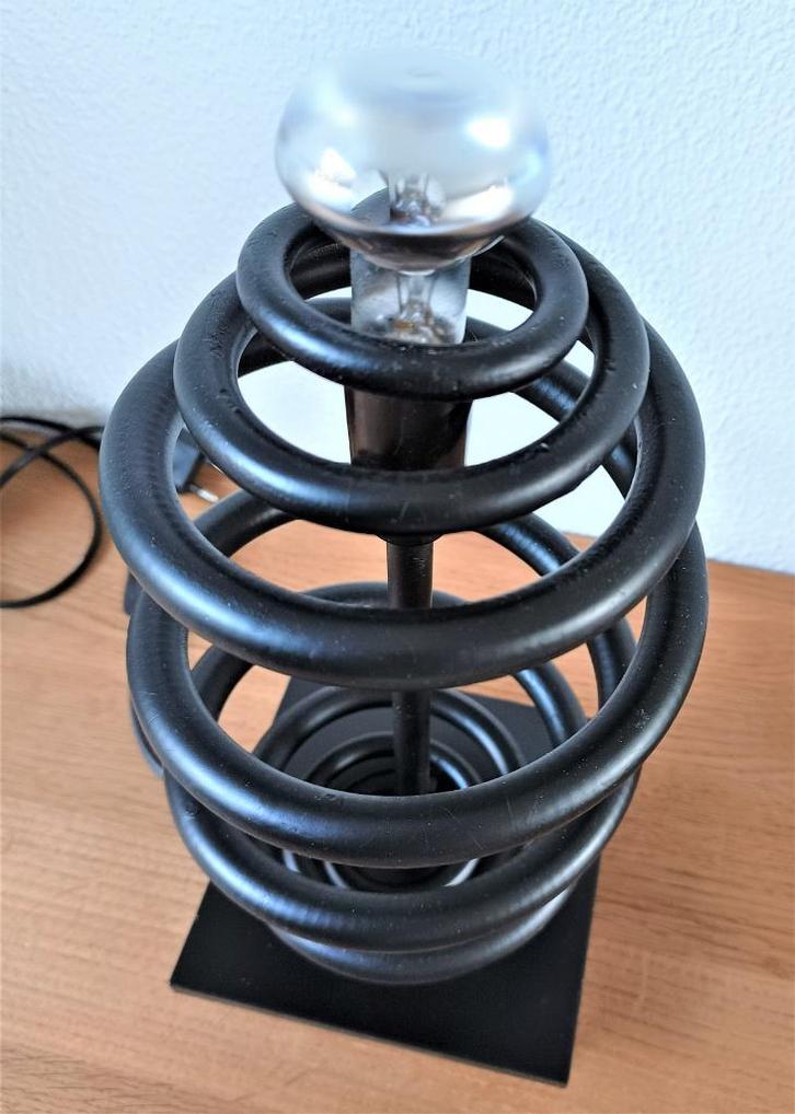 industriële tafellamp/stoer/innovatief/opmerkelijke creatie, Huis en Inrichting, Lampen | Tafellampen, Gebruikt, Minder dan 50 cm