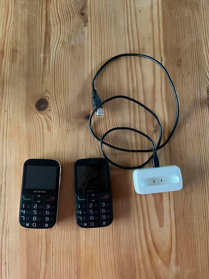 Mobiele telefoon Alcatel 2000x zwart en wit, Telecommunicatie, Mobiele telefoons | Overige merken, Gebruikt, Klassiek of Candybar