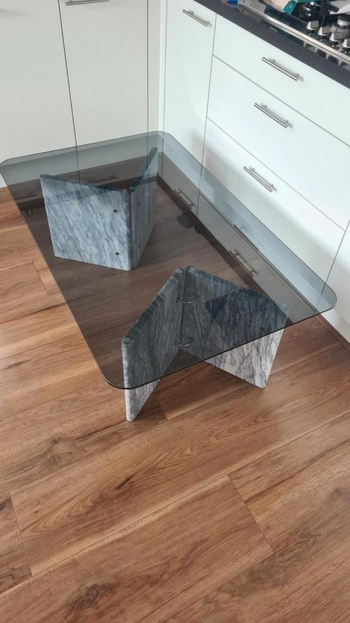 Vintage salontafel met marmer en rookglas, Huis en Inrichting, Tafels | Salontafels, Zo goed als nieuw, Minder dan 50 cm, 50 tot 100 cm