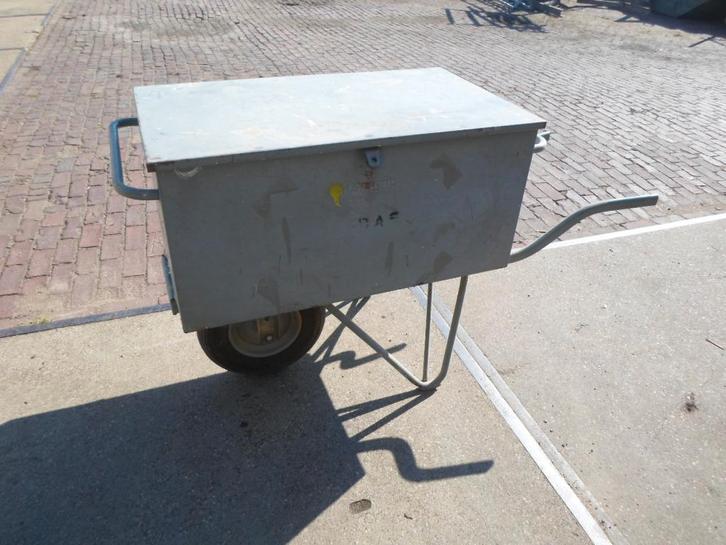 Te koop aangeboden gereedschapskruiwagen matador, Tuin en Terras, Kruiwagens, Gebruikt, Handmatig, Eenwielig, Ophalen