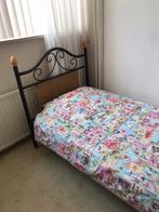 Eenpersoons smeedijzeren bed, zwart met rotan.Gratis, Ophalen, Gebruikt, Eenpersoons