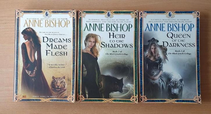 Anne Bishop - Black Jewels Trilogy, Boeken, Fantasy, Gelezen, Ophalen of Verzenden