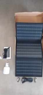 Draagbaar zonnepanelen en Kampeerlamp, Caravans en Kamperen, Kampeeraccessoires, Ophalen of Verzenden, Nieuw