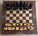 Antiek Chinees schaakspel met handgesneden stukken, Hobby en Vrije tijd, Gezelschapsspellen | Bordspellen, Een of twee spelers