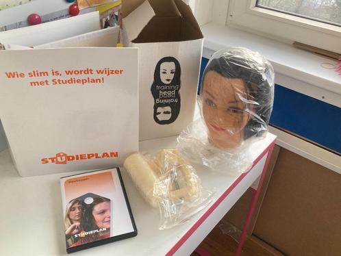 Zelfstudie cursus haarknippen (kapperscursus), Boeken, Studieboeken en Cursussen, Zo goed als nieuw, Overige niveaus, Alpha, Ophalen