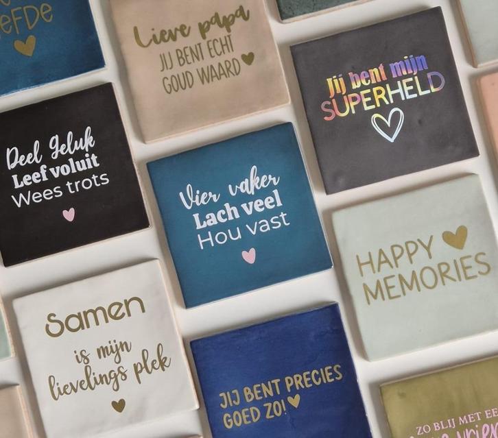 Tekst tegeltje **2+1 GRATIS**, Huis en Inrichting, Woonaccessoires | Tekstborden en Spreuken, Nieuw, Ophalen of Verzenden