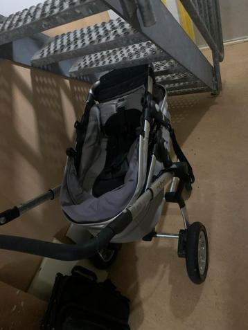 Joolz Bloom kinderwagen + Maxicosy adapters beschikbaar voor biedingen