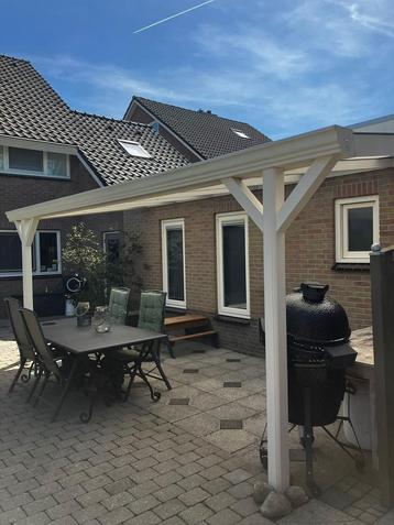 Mooie mat crème overkapping!  beschikbaar voor biedingen