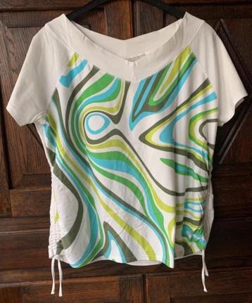 Witte top gekleurde strepen; XXL; Miss Etam; leuk detail zij beschikbaar voor biedingen