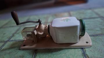 Vintage Koffiemolen - Handbediend beschikbaar voor biedingen