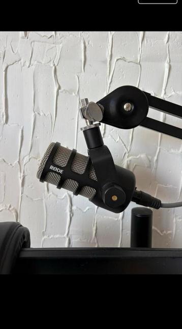 Rode Podmic + Rode PSA1 studio arm beschikbaar voor biedingen