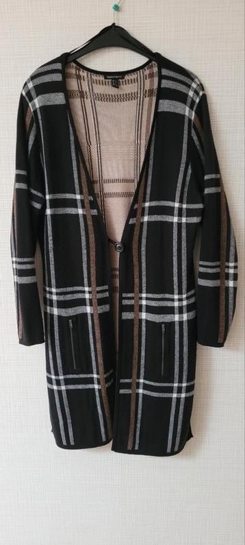 Mooi lang warm damesvest in maat L. Merk,  Question.  beschikbaar voor biedingen