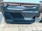 2 mercedes v klasse zijbekleding achter in de auto
