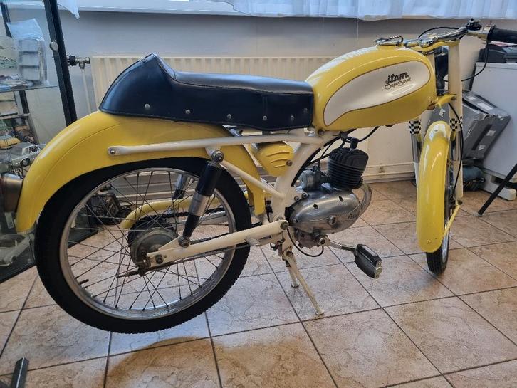 itom super sport brommer, Fietsen en Brommers, Brommers | Oldtimers, Overige merken, Maximaal 45 km/u, Ophalen