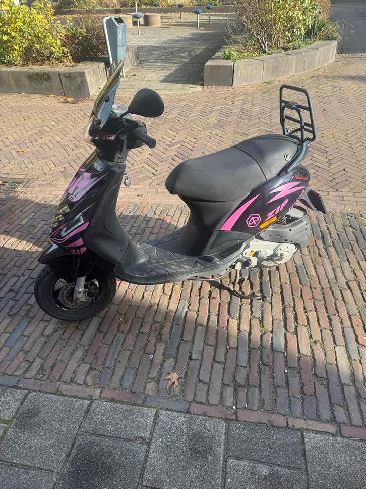 Piaggio zip, Fietsen en Brommers, Scooters | Piaggio, Gebruikt, Zip, Maximaal 45 km/u, Benzine, Ophalen