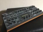 Viruss TI2 synthesizer in nieuwstaat amper gebruikt, Muziek en Instrumenten, Synthesizers, Ophalen of Verzenden, Zo goed als nieuw