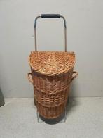 Rieten boodschappentrolley, wasmand., Ophalen, Gebruikt