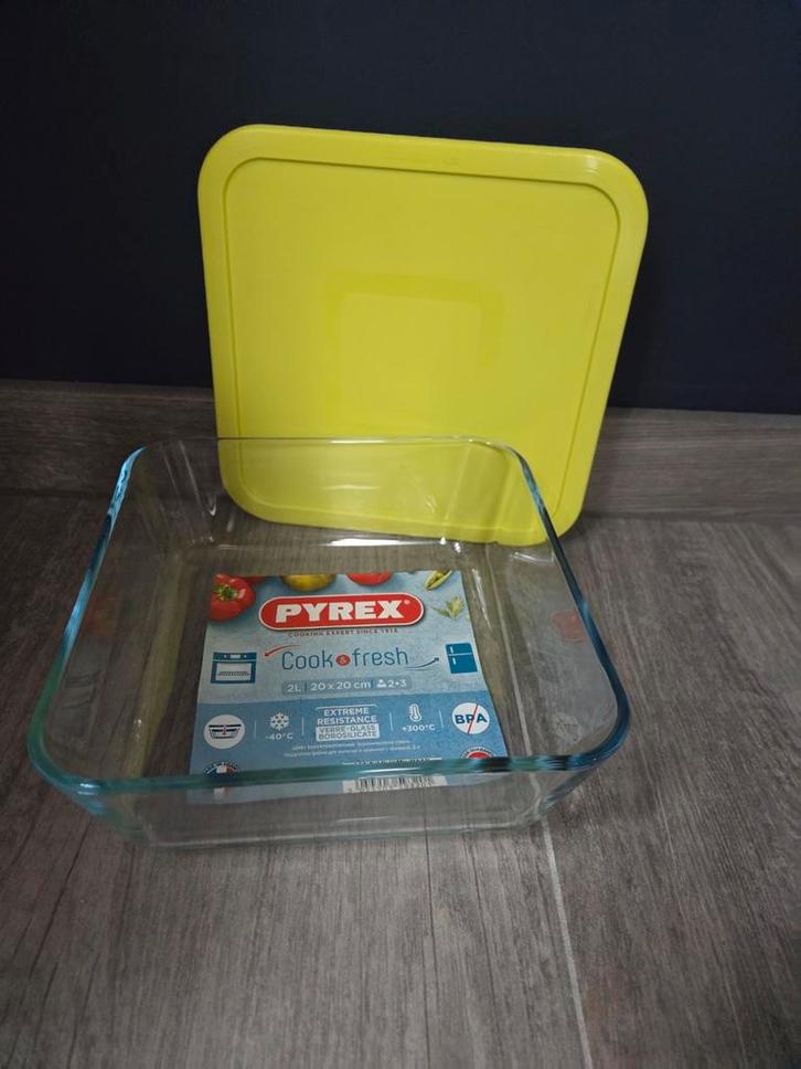 Set v 2 Pyrex ovenschalen met deksel ,nieuw,0,85l en 2l, Huis en Inrichting, Keuken | Servies, Nieuw, Schaal of Schalen, Overige stijlen