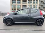 Peugeot 107 1.0-12V Millesim 200 Automaat Airco Dakraam Elek, Auto's, Euro 5, Gebruikt, 4 stoelen, 68 pk