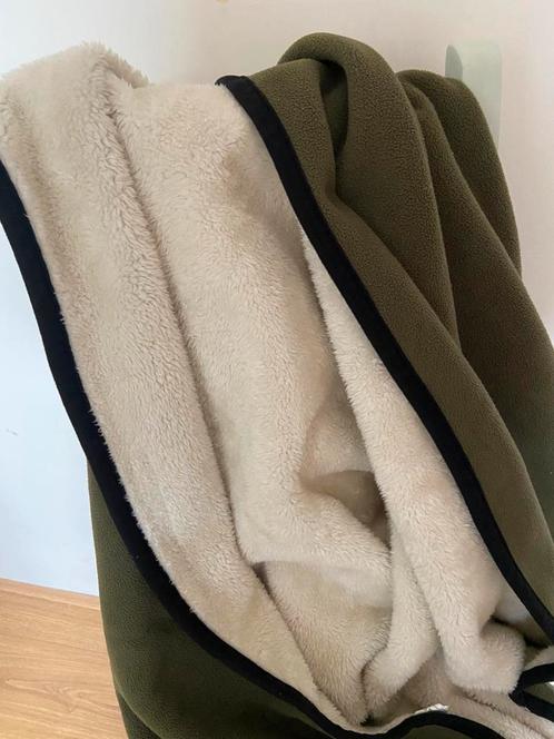 Z.g.a.n. plaid, winterdeken, woonplaid Human Nature, Huis en Inrichting, Woonaccessoires | Plaids en Woondekens, Zo goed als nieuw