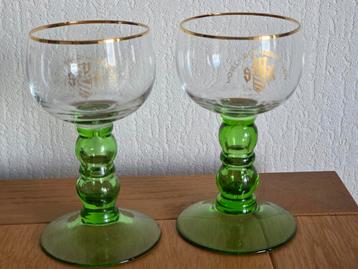 Vintage Uranium wijnglazen beschikbaar voor biedingen