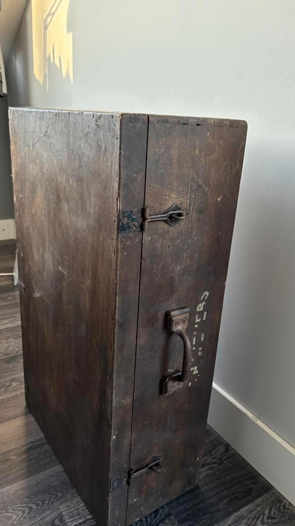 Oude houten kist, Huis en Inrichting, Woonaccessoires | Kamerschermen, Gebruikt, Ophalen