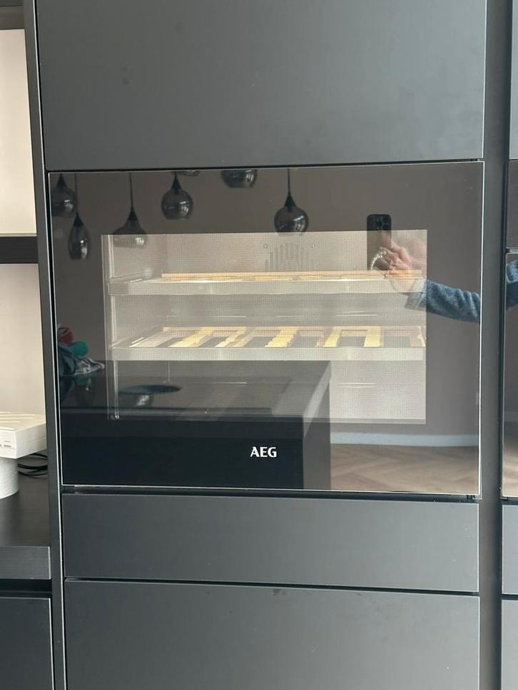 AEG inbouw wijnklimaatkast, Witgoed en Apparatuur, Koelkasten en IJskasten, Zo goed als nieuw, Zonder vriesvak, Minder dan 75 liter