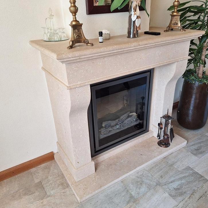Hardstenen schouw met elektrische haard, Huis en Inrichting, Haarden, Gebruikt, Elektrische haard, Ophalen
