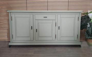 🦚 Prachtig robuust dressoir, in mooie groene kleur (zwaar!) beschikbaar voor biedingen