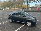 Toyota Aygo 1.0 12V Vvt-i 3DRS MMT 2007 Grijs NIEUWE APK, Auto's, Voorwielaandrijving, Stof, Zwart, USB