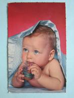 Ansichtkaart: Kindje met speeltje, Ophalen of Verzenden, 1960 tot 1980, Ongelopen, Kinderen