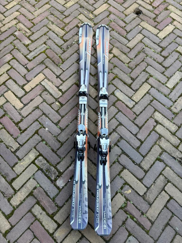 Atomic Metron 9.2 Ski's - 164cm, Sport en Fitness, Skiën en Langlaufen, 160 tot 180 cm, Gebruikt, Ophalen of Verzenden, Carve