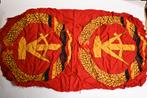 DDR half fabrikaat vlag oost duitsland, Ophalen of Verzenden, Landmacht, Duitsland, Embleem of Badge