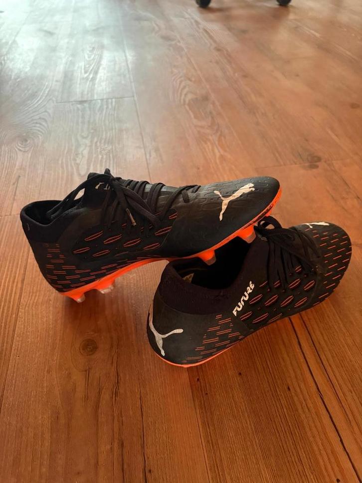 Puma Future voetbalschoenen maat 44, Sport en Fitness, Voetbal, Zo goed als nieuw, Schoenen, Ophalen of Verzenden
