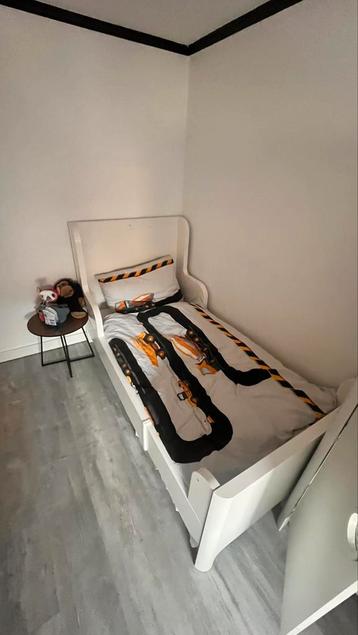 İkea Bed en een nıeuw matras. Verstelbaar bed