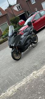 YAMAHA T-MAX 560 TECH MAX 2021 AKRAPOVIC, Motoren, Motoren | Yamaha, 562 cc, Particulier, Minimaal motorrijbewijs A2, Handvatverwarming