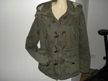 Z.g.a.n. groene, beige gev. parka, L.O.G.G. mt. 38, oks. 51 beschikbaar voor biedingen