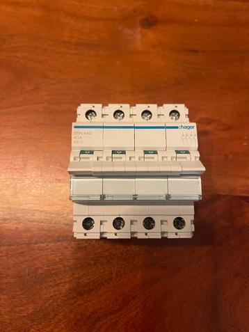 Hager 40A Hoofdschakelaar SBN440 beschikbaar voor biedingen