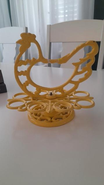 kip eierrekje gietijzer  beschikbaar voor biedingen