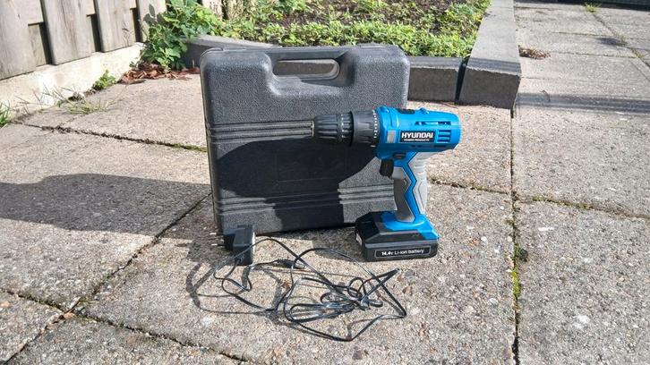 Hyundai Boor- en Schroefmachine op accu te koop, Doe-het-zelf en Verbouw, Gereedschap | Boormachines, Zo goed als nieuw, Boor- en Schroefmachine