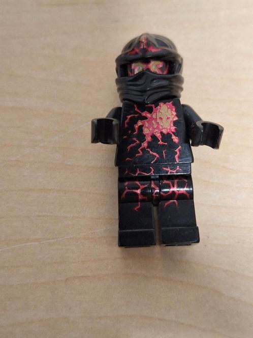 LEGO minifiguur Ninjago NRG Cole, Verzamelen, Poppetjes en Figuurtjes, Gebruikt, Ophalen of Verzenden