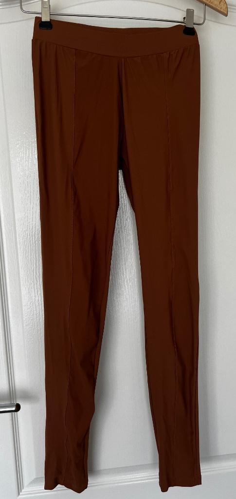Zoso travel stof camel legging  nieuw maat XS, Kleding | Dames, Broeken en Pantalons, Nieuw, Maat 34 (XS) of kleiner, Bruin, Lang