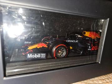 Max Verstappen Abu Dhabi 2021 world Champion Spark 1/18 beschikbaar voor biedingen