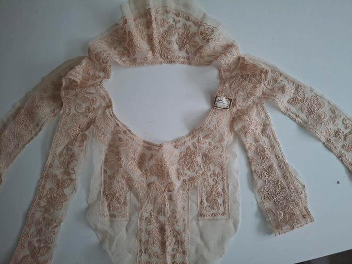 Prachtige collectie van antiek kanten kraagjes uit Frankrijk, Antiek en Kunst, Antiek | Kleding en Accessoires, Ophalen of Verzenden