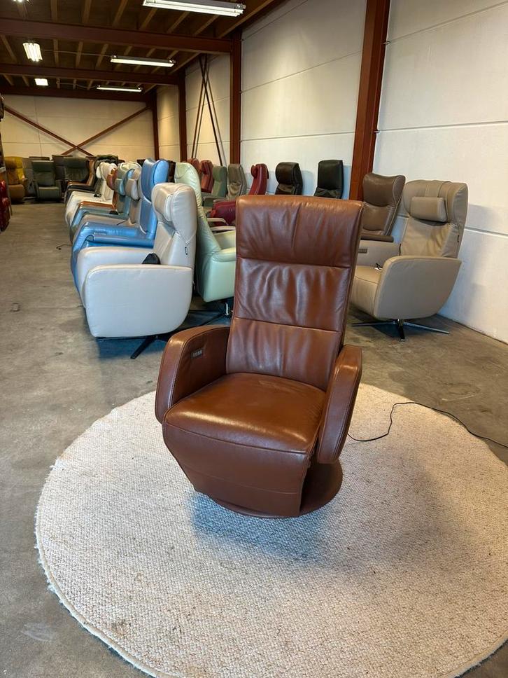 Relaxfauteuil , bruine leren relax fauteuil stoel Z.G.A.N, Huis en Inrichting, Fauteuils, Zo goed als nieuw, Leer, 75 tot 100 cm